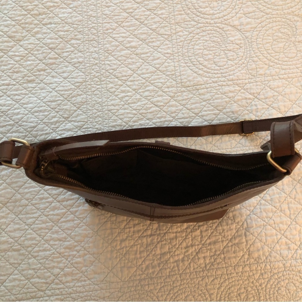 Born leather crossbody saddlebag. - Picture 6 of 6